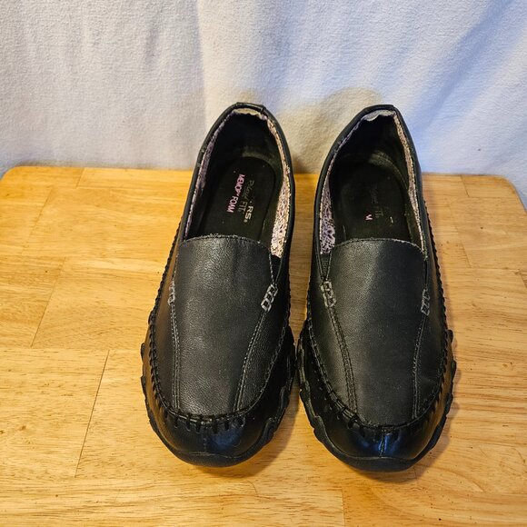 Women's Skechers Relaxed Fit with Memory Foam.  -- ITEM #1954 - Picture 1 of 8